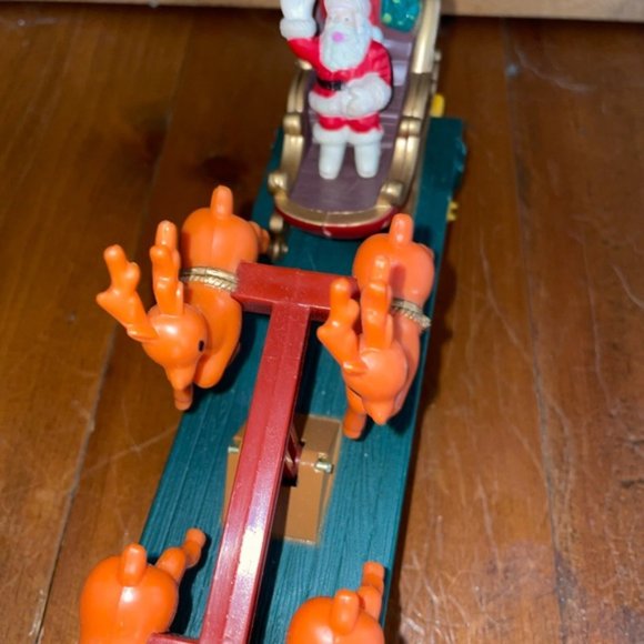 Vintage 1993 Toy State Santa Sleigh & Reindeer Train Set Car Replacement - Picture 2 of 10